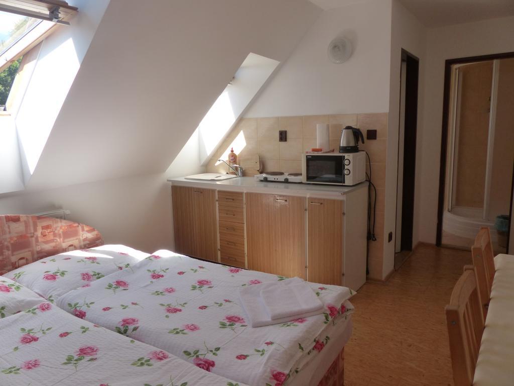 Bizoni Dvur Hotel Retenice Exterior photo